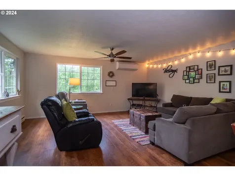 189 Swanie Lane Glide OR 97443