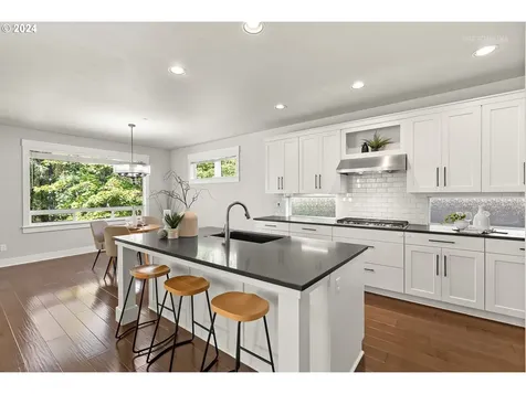 1578 SE 41st Loop Hillsboro OR 97123