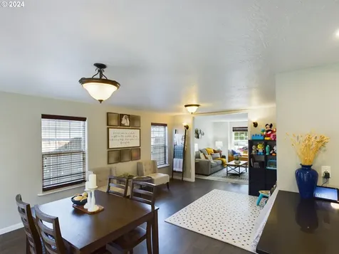 4518 Spring Meadow Avenue Eugene OR 97404