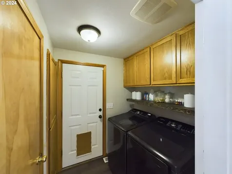 4518 Spring Meadow Avenue Eugene OR 97404