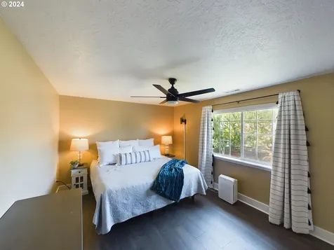4518 Spring Meadow Avenue Eugene OR 97404