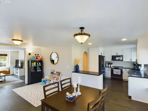 4518 Spring Meadow Avenue Eugene OR 97404