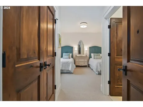 13636 Goodall Road Lake Oswego OR 97034