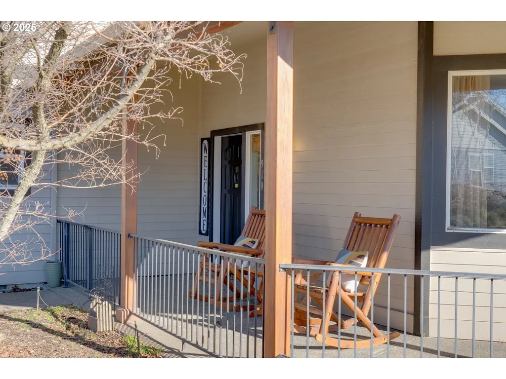 910 Samantha Street Hood River OR 97031