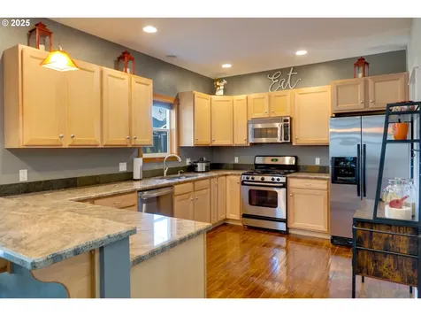 910 Samantha Street Hood River OR 97031