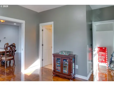 910 Samantha Street Hood River OR 97031
