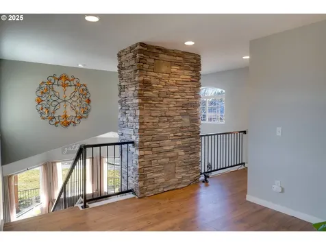 910 Samantha Street Hood River OR 97031