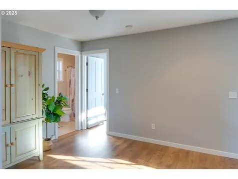 910 Samantha Street Hood River OR 97031