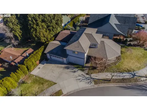 910 Samantha Street Hood River OR 97031
