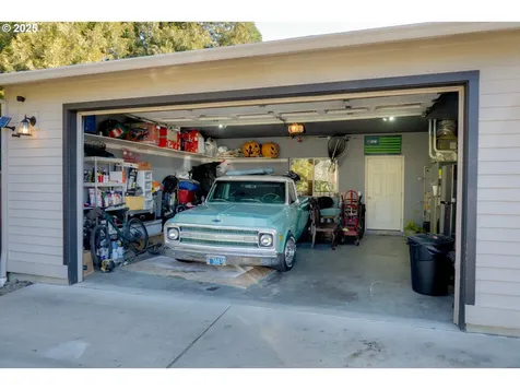 910 Samantha Street Hood River OR 97031