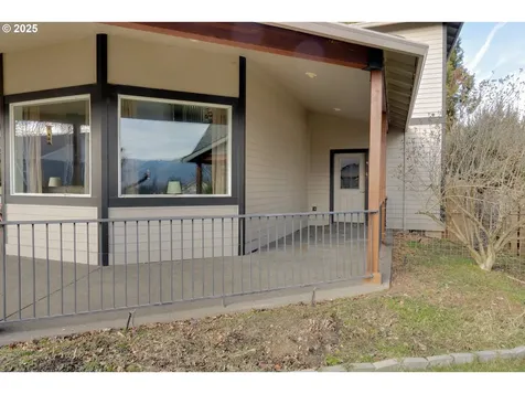 910 Samantha Street Hood River OR 97031