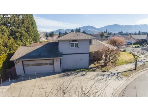 910 Samantha Street Hood River OR 97031