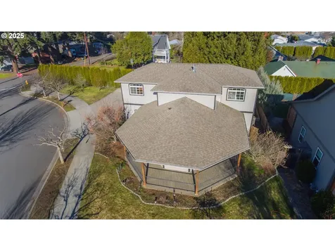 910 Samantha Street Hood River OR 97031