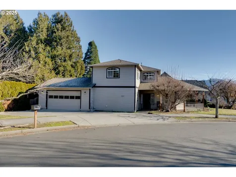910 Samantha Street Hood River OR 97031