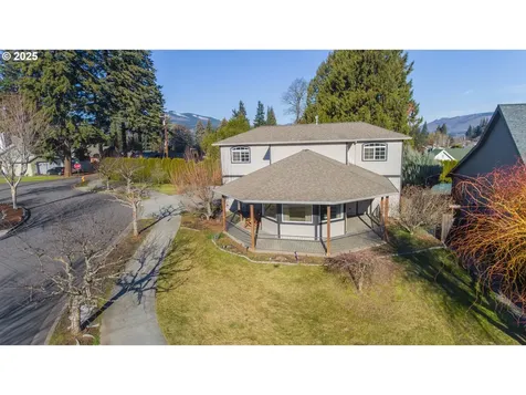 910 Samantha Street Hood River OR 97031