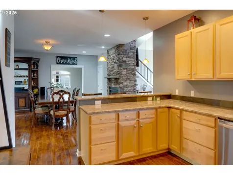 910 Samantha Street Hood River OR 97031