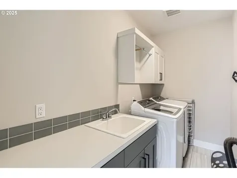 7414 SW 80th Terrace Portland OR 97223