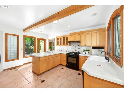 6901 SW 3rd Avenue Portland OR 97219
