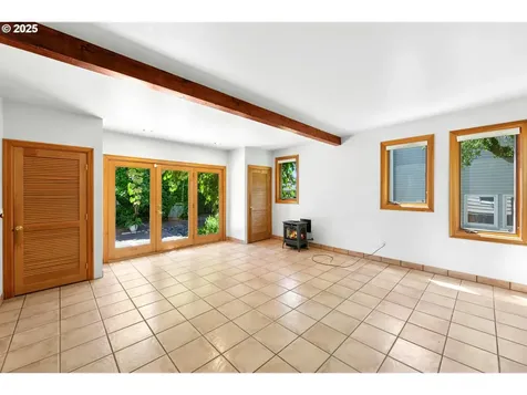 6901 SW 3rd Avenue Portland OR 97219