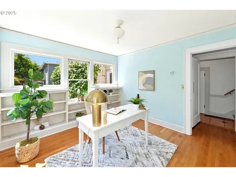 6901 SW 3rd Avenue Portland OR 97219