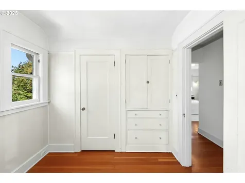 6901 SW 3rd Avenue Portland OR 97219