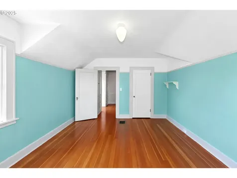 6901 SW 3rd Avenue Portland OR 97219