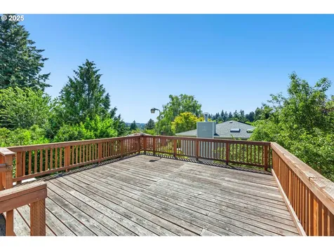 6901 SW 3rd Avenue Portland OR 97219