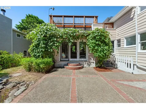 6901 SW 3rd Avenue Portland OR 97219