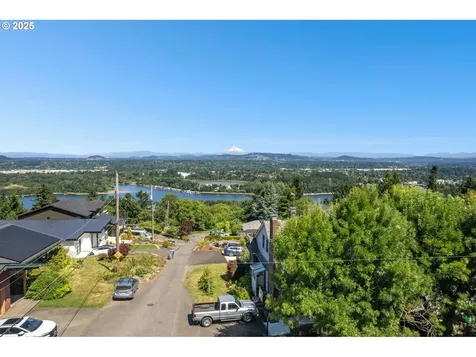 6901 SW 3rd Avenue Portland OR 97219