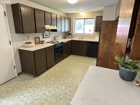 2828 SE 144th Avenue Portland OR 97236