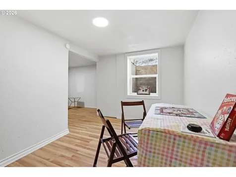 11610 NE Fremont Court Portland OR 97220