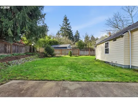 11610 NE Fremont Court Portland OR 97220