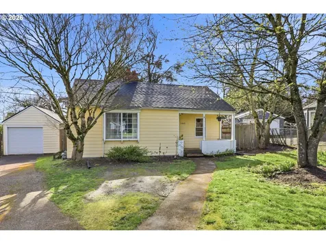 11610 NE Fremont Court Portland OR 97220