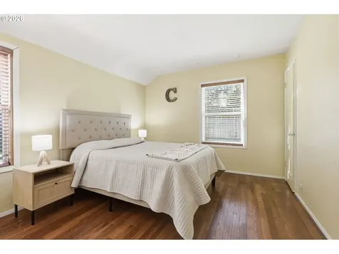 11610 NE Fremont Court Portland OR 97220