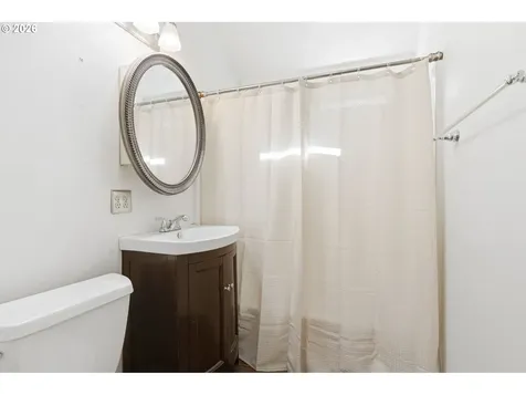 11610 NE Fremont Court Portland OR 97220