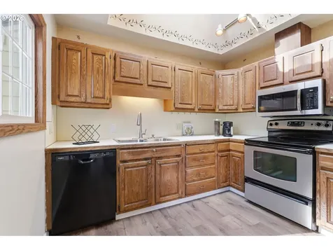 11610 NE Fremont Court Portland OR 97220