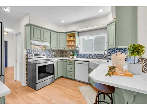 6028 SE Gladstone Street Portland OR 97206