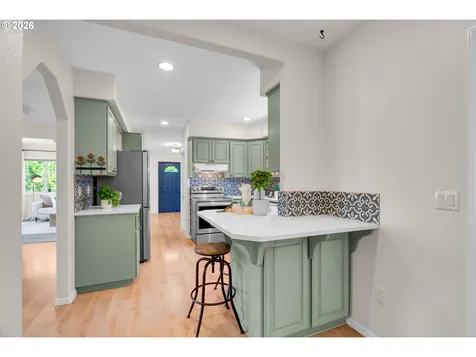6028 SE Gladstone Street Portland OR 97206