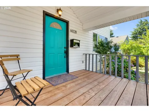 6028 SE Gladstone Street Portland OR 97206