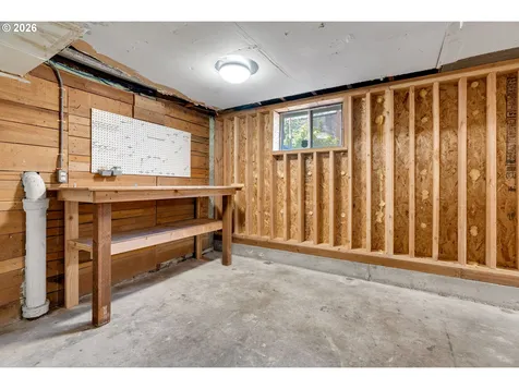 6028 SE Gladstone Street Portland OR 97206