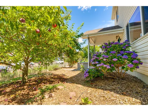6028 SE Gladstone Street Portland OR 97206