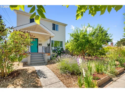 6028 SE Gladstone Street Portland OR 97206