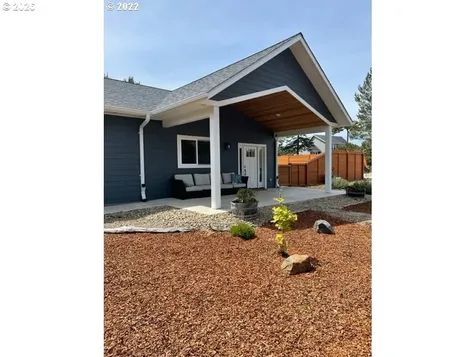 88051 Lake Point Drive Florence OR 97439