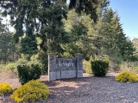 88051 Lake Point Drive Florence OR 97439