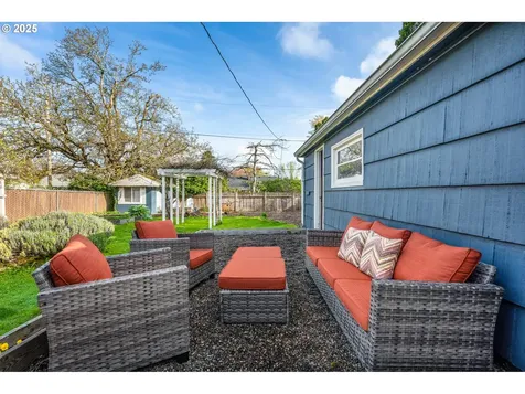 9319 SE Taylor Street Portland OR 97216
