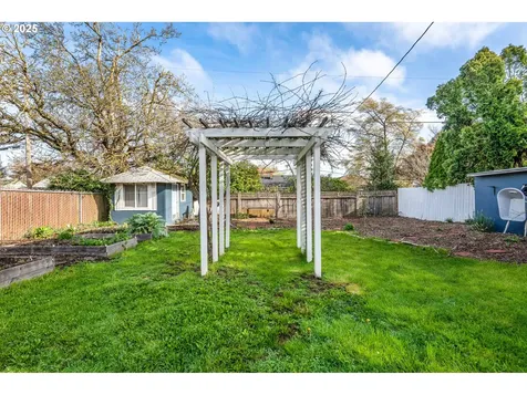 9319 SE Taylor Street Portland OR 97216