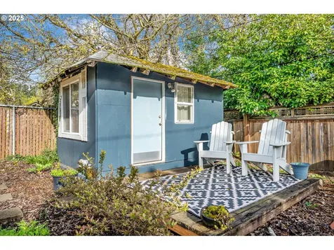 9319 SE Taylor Street Portland OR 97216