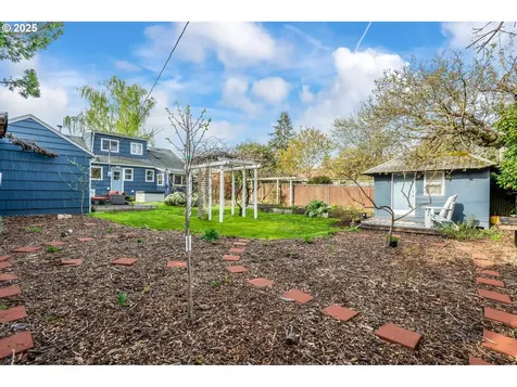 9319 SE Taylor Street Portland OR 97216