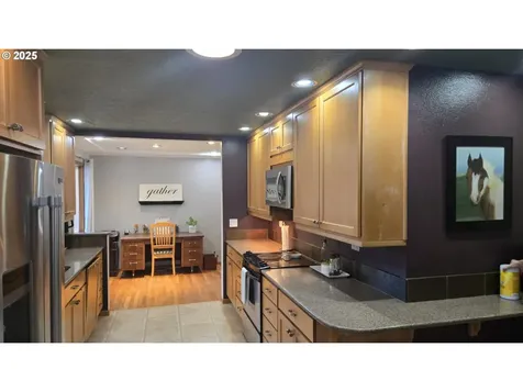 986 NE Queens Lane Hillsboro OR 97124