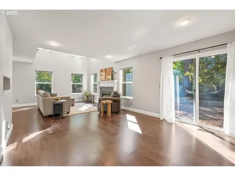 8936 SW Zander Court Portland OR 97223